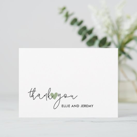 Moderne Kalligrafie Script Sage Green Heart Weddin Dankeskarte (Stehend Vorderseite)