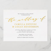 Moderne Kalligrafie Script Wedding White + Gold Folieneinladung (Vorderseite)