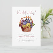 Moderne Kalligrafie Vino Before Vows Brautparty Einladung (Stehend Vorderseite)