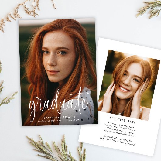 Moderne Kalligrafie-Zwei-Foto-Graduierungspartei Einladung