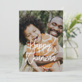 Moderne Kalligraphie Happy Kwanzaa Foto Feiertagskarte (Stehend Vorderseite)