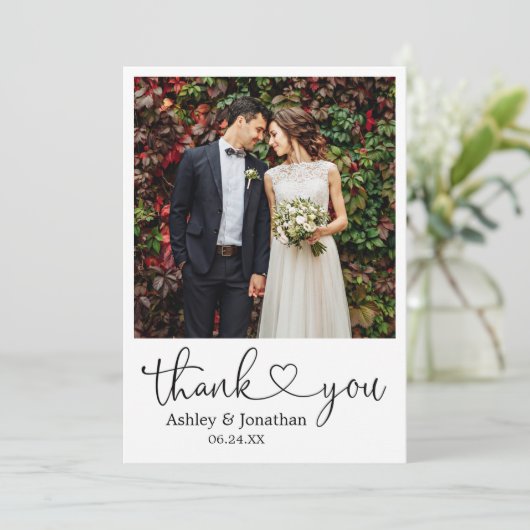 Moderne Kalligraphie Herzenshochzeit Foto Dankeskarte (Stehend Vorderseite)