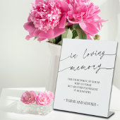 Moderne Kalligraphie im Zeichen des Gedächtnisses Sockelschild