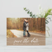 Moderne Kalligraphie Kraft Save the Date Card Dankeskarte (Stehend Vorderseite)