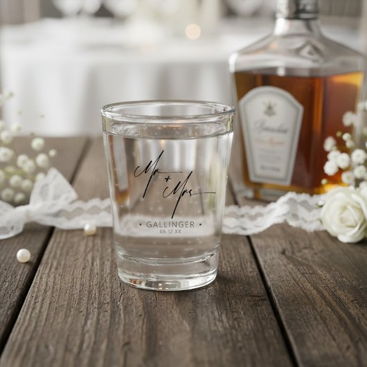 Moderne Kalligraphie Mr. & Mrs. Black ID1025 Schnapsglas