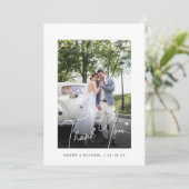 Moderne kalligraphische Fotos Hochzeit Dankeskarte (Stehend Vorderseite)