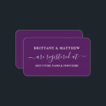 Moderne kalligraphische Hochzeitskanzlei Lila Begleitkarte<br><div class="desc">Moderne trendige Kalligrafie Script Wedding Registry Insert Card. Violett</div>