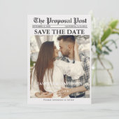 Moderne kalligraphische Zeitung Hochzeit retten da Einladung (Stehend Vorderseite)