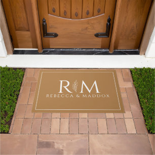 Moderne Karamell-Monogramm-Türmatte Fußmatte