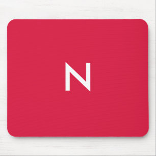 Moderne Karmesinrotes Minimalistisches Monogramm I Mousepad