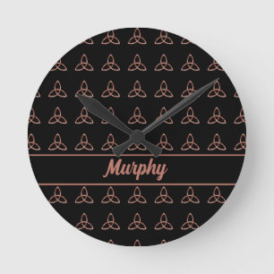 Moderne keltische Trinity-Knoten Irische Familienn Runde Wanduhr