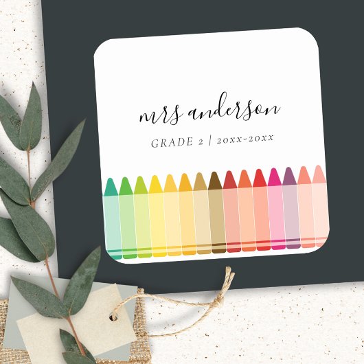 Moderne Kinder lehren farbenfroh Rainbow Crayon Co Quadratischer Aufkleber