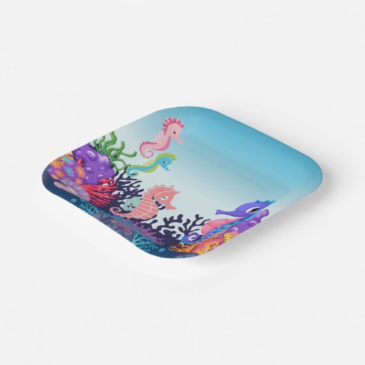 Moderne Kinderdusche unter dem Seepferd Pappteller (Gewinkelt)