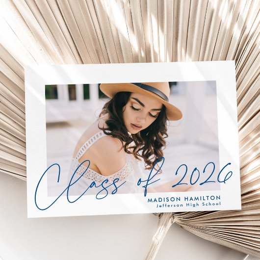 Moderne Klasse 2025 Blue Script Foto Abschluss Ankündigung
