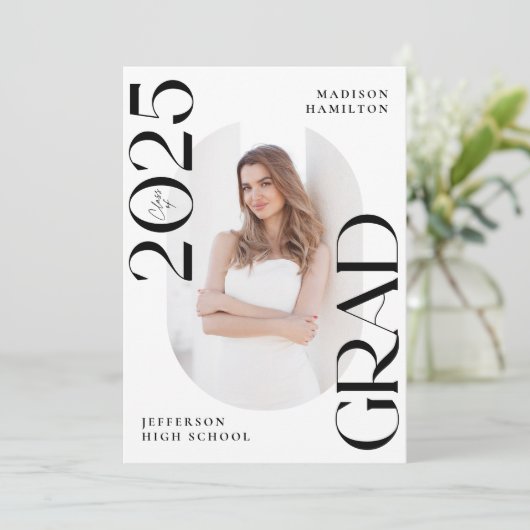 Moderne Klasse 2025 Grad 2 Foto Abschluss Ankündigung (Stehend Vorderseite)