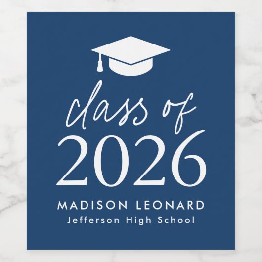 Moderne Klasse 2025 Script Navy Abschluss Weinetikett (Einzelnes Label)