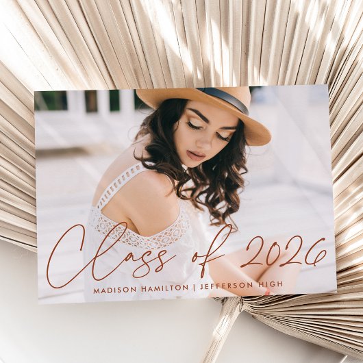 Moderne Klasse 2025 Terracotta Script Foto Ankündigung