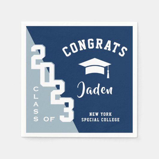 Moderne Klasse der Navy Blue Graduation Party 2024 Serviette (Vorderseite)