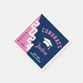 Moderne Klasse der Navy Pink Graduation Party 2024 Serviette (Ecke)