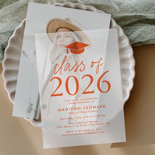 Moderne Klasse der Orange Graduation Party 2025 Pergament Einladungen