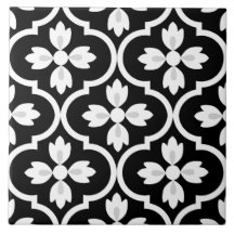 Moderne klassische Schwarz-Weiß-Spanisch Mittelmee