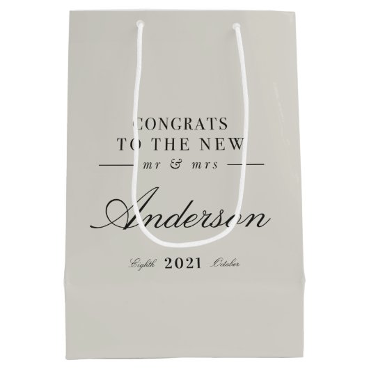 Moderne klassische Typografie Mr. und Mrs. Mittlere Geschenktüte (Rückseite)
