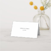 Moderne klassische White Monogram Wedding Platzkarte (Rückseite)