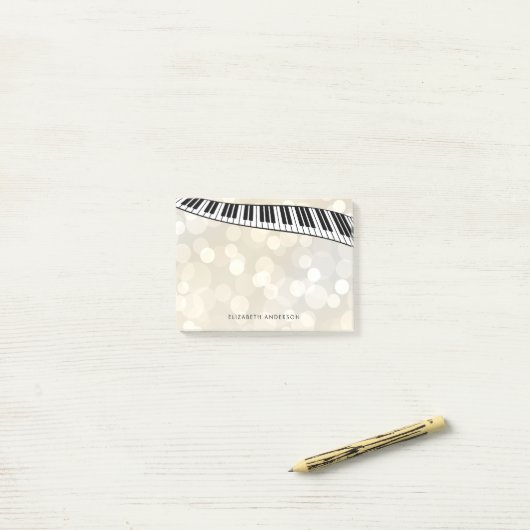 Moderne Klavier-Tastatur auf Gold Bokeh, Post-it Klebezettel (Auf Schreibtisch)