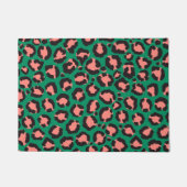 Moderne Korallenrosa Schwarzer Grüner Leopard Tier Fußmatte (Vorderseite)