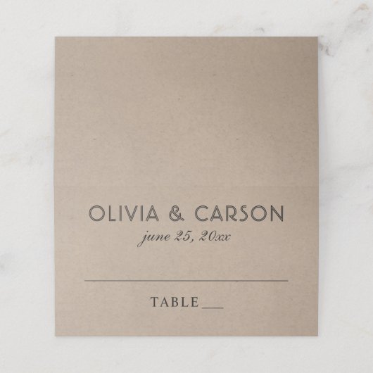 Moderne Kraft- und Black Wedding Monogram Platzkarte (Außenseite Aufgefaltet)