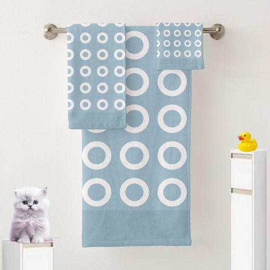 Moderne Kreise auf hellblauen Badetuch-Set Badhandtuch Set