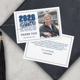 Moderne kühne Klasse 2026 Navy Blau Abschluss Dankeskarte