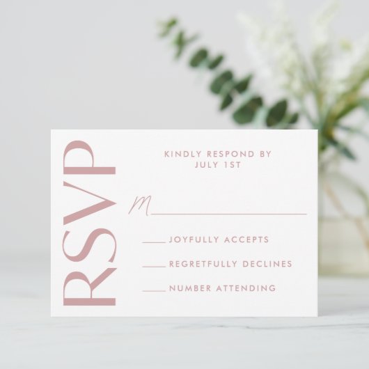Moderne, kühne Rose Typografie Hochzeit RSVP Karte (Stehend Vorderseite)