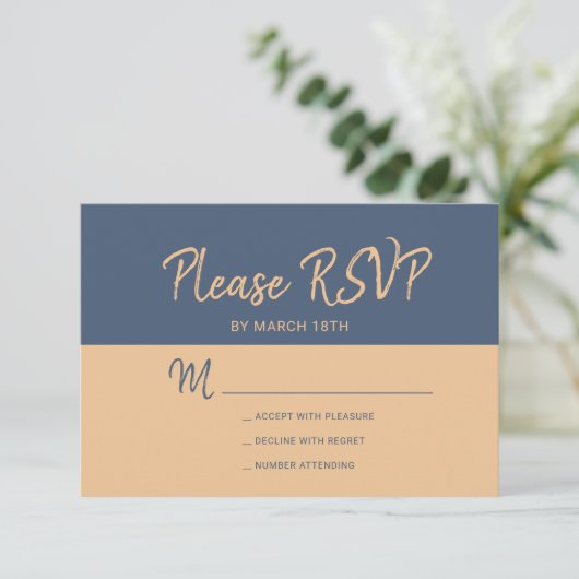 Moderne Kupferfaser-Trendtypografie Hochzeit rsvp (Stehend Vorderseite)