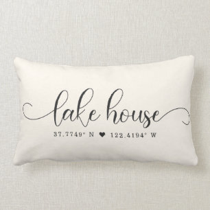 Moderne Lake House Chic Script Custom Coordinates Lendenkissen