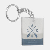 Moderne Lake House Custom Coordinates Schlüsselanhänger (Vorderseite links)