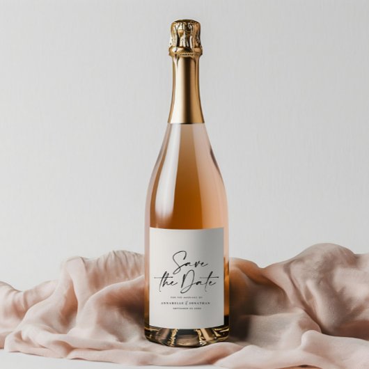 Moderne lässige Drehbuchhochzeit Save the Date sch Weinetikett