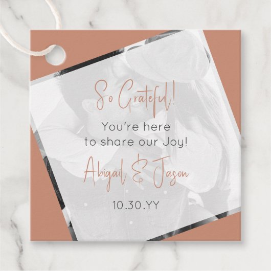 Moderne Lässige Hochzeit Geschenkanhänger (Vorderseite)