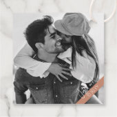 Moderne Lässige Terra Cotta Wedding Geschenkanhänger (Rückseite)