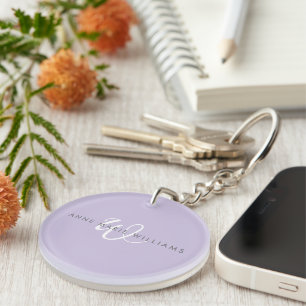 Moderne Lavendel Weiße Schrift Monogramm Schlüsselanhänger