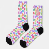 Moderne lebendige Regenbogen-Doodle-Herzen mit Mon Socken (Linkes Detail)