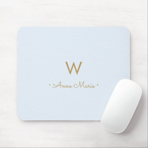 Moderne leichte staubblaue Goldschrift-Monogramm Mousepad