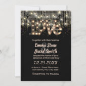 Moderne Liebe Sign & String Lights Hochzeit Einladung (Vorderseite)