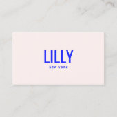 Moderne Light Pink Bold Blue Typografy Visitenkarte (Vorderseite)