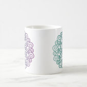 Moderne lila aquamarine Blumenmandala ombre Kaffeetasse (Mittel)