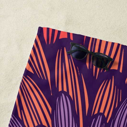 Moderne Lila Blume der Girly Coral Strandtuch (Beispiel)