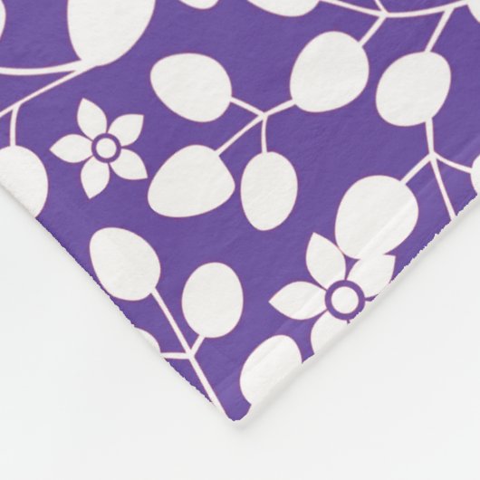 Moderne Lila Blume mit Blumenzweigen Fleecedecke (Ecke)