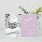 Moderne Lila Cross Girl Foto Taufe Einladung (Stehend Vorderseite)