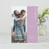 Moderne Lila Hochzeit spart das Datum Save The Date (Stehend Vorderseite)