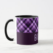 Moderne Lila Karierte Monogram 11 oz Tasse (Links)